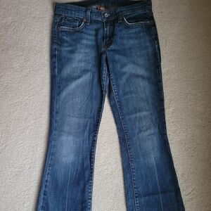 Lucky Jeans Embroidered Back Pockets